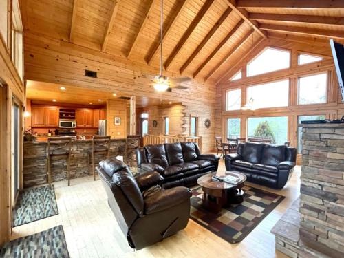 Grand View - 5 Bedrooms 3 Baths Sleeps 10 home - image 4