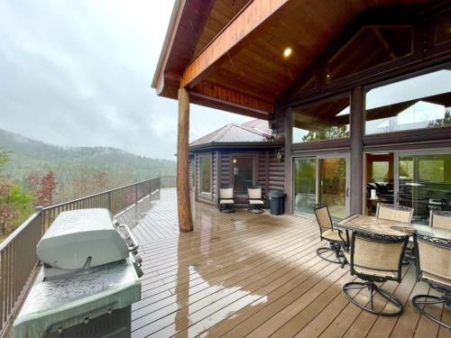 Grand View - 5 Bedrooms 3 Baths Sleeps 10 home - image 13