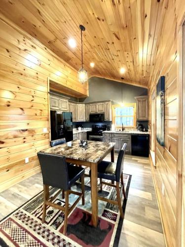 Peaceful Pearl Bear Home - Field Trails and Fishing Nearby in Tellico Plains