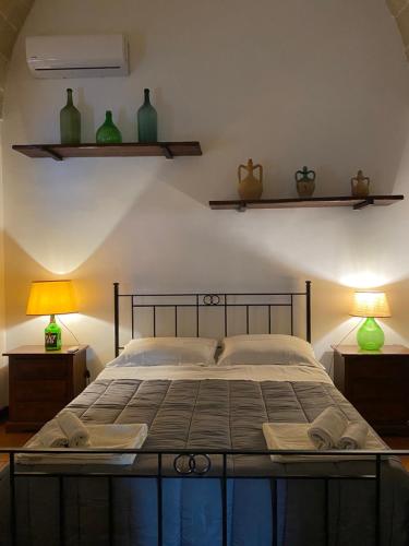 1 queen bed, 2 twin beds
