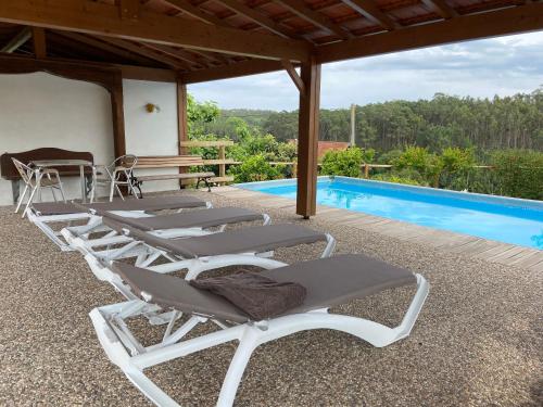 Casa das Andorinhas - Campo e Piscina in ปอมบาล