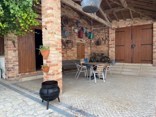 Casa das Andorinhas - Campo e Piscina in ปอมบาล