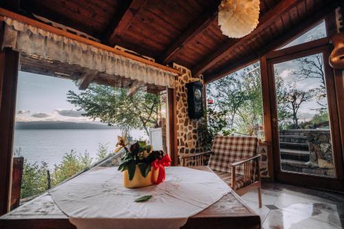 Kilátás, Robinson Sunset Guest House in Lagadin