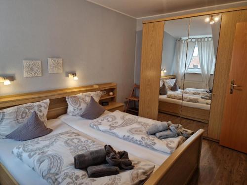 One-Bedroom Apartment image 9