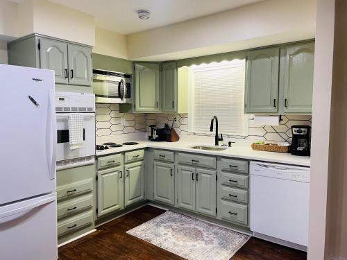 Newly Renovated Charming Home With Parking - Accokeek, MD