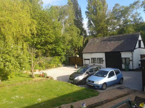 Brook Barn B&B - image 3