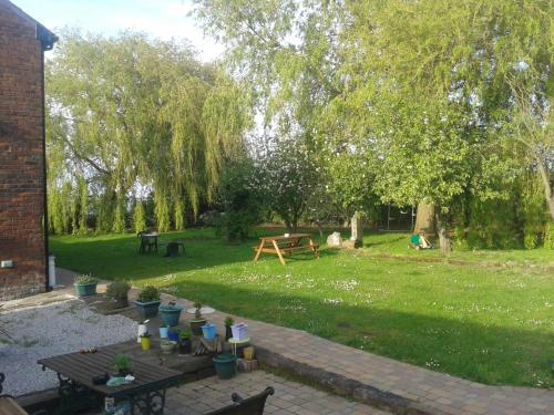 Brook Barn B&B - image 5