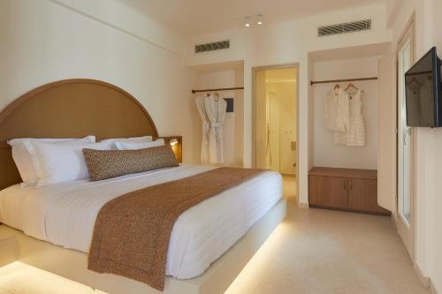 Apricus Room Type - Superior Suite with Outdoor Heated tub