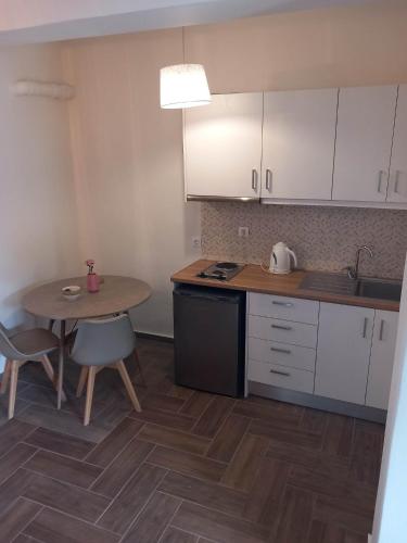  Elina Apartments in Batsi