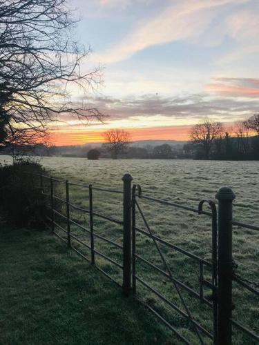 Country Apartment in Hurstpierpoint and Sayers Common