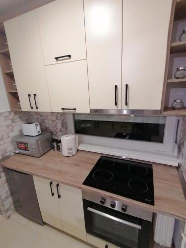 Konyha, JM Apartman in Ljubićki kej