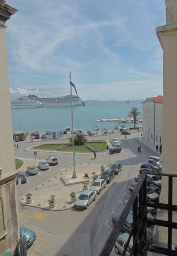 Two-Bedroom Apartment with Balcony and Sea View