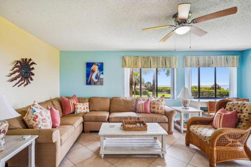 Lands End 8-201 Beach Front - Premier in St Pete Beach, USA