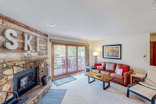 Buffalo Village Condo & Treetop Hideaway in Silverthorne, USA