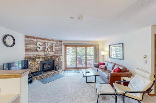 Buffalo Village Condo & Treetop Hideaway in Silverthorne, USA