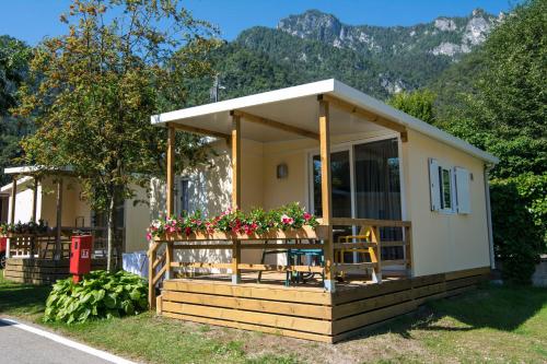 2 bedrooms, 4 beds