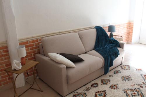 1 queen bed, 1 sofa bed