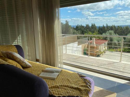 ห้องส่วนกลางสำหรับนั่งเล่น/ดูทีวี, Casa do Vale Vintém (Casa do Vale Vintem) in คอนเด็กซา อา โนวา