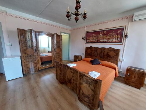 1 queen bed