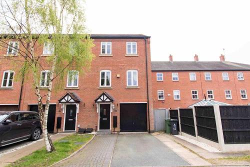 #Cloudstays Birmingham - City Getaway Luxury Townhouse Free Parking 2 Lakes, Бирмингем (фото 7)