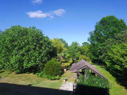 Kert, Gîte l'appel de la Forêt (Gite l'appel de la Foret) in Lourdes Városközpont