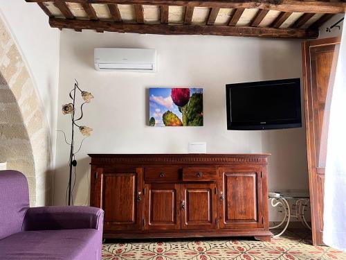 Two-Bedroom House image 10