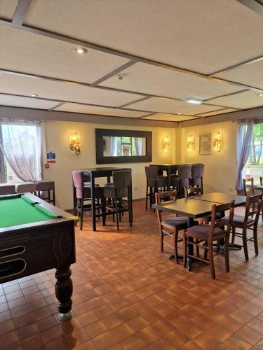 Campanile Hotel Doncaster - image 2