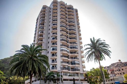 Exterior view, Joia da Enseada, com servicos de praia, de frente para o mar, 50 mts da praia,3 quartos e varandas c near Vila Da Bica