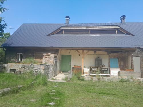 Chaloupka Pod jabloněmi (Chaloupka Pod jablonemi) in Chribska