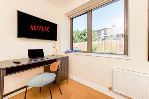 Prime Luxury, Heathrow, FreeParking, WiFi, Netflix