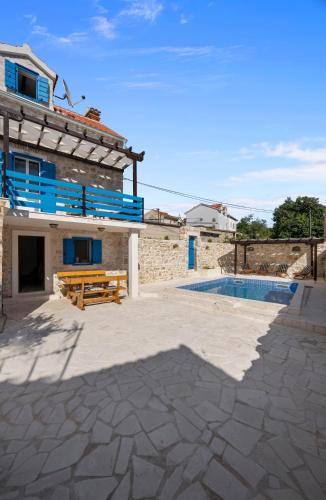 House AnaDora with pool - Zlarin in Zlarin