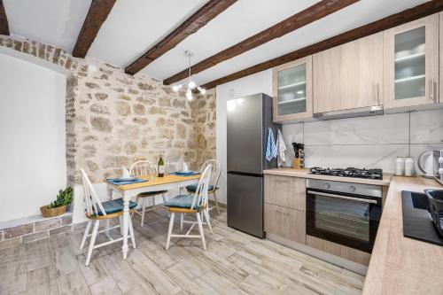 House AnaDora with pool - Zlarin in Zlarin