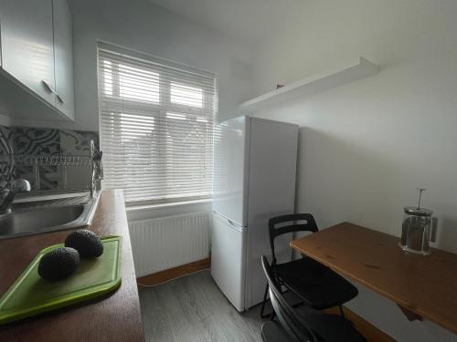 Entire house floor perfect for couples & freelancers - available for single too, Londyn (zdjęcie 11)