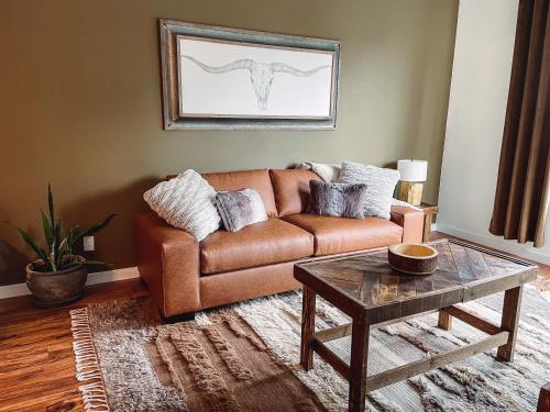 Rustic Chic - Boutique Luxe Stay Near Broadway in Nashville, USA