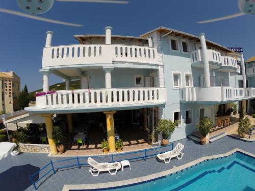 Exterior view, Hotel Spiros in Ammoudia