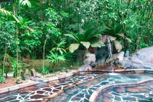 Peldbaseins, El Valle Mineral Springs in San Gerardo