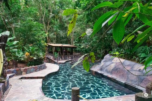 Peldbaseins, El Valle Mineral Springs in San Gerardo