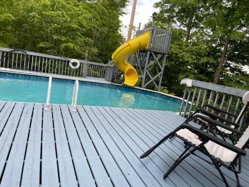 Lakeview Cottage in the forest with private Swimming Pool