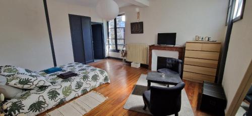 Chambre dans maison de ville - 2 Personnes - Apartment - Oloron-Sainte-Marie