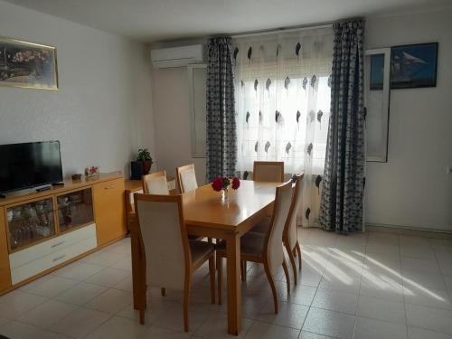 Létesítmények, Allotjament dels Ports in La Senia