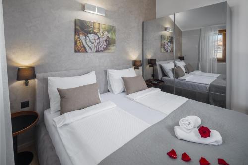 2 bedrooms, 3 beds