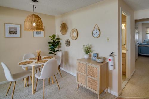 Charming Brigantine Condo Rental: Steps to Beach! in Brigantine (NJ)