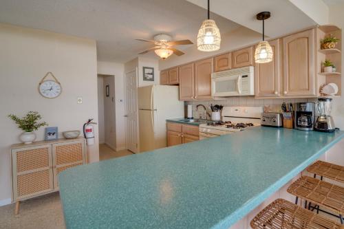 Charming Brigantine Condo Rental: Steps to Beach! in Brigantine (NJ)