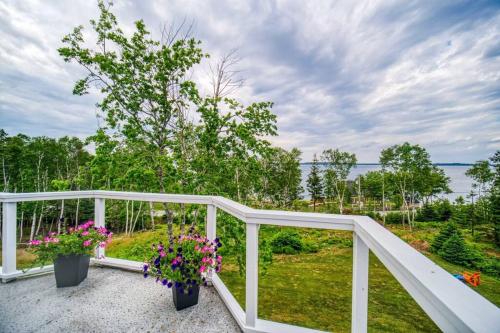 Ocean View Villa with Hot Tub and Movie Theatre