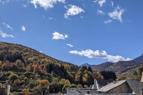 Grand gîte au cœur des Pyrénées - Ariège Mijanes (Grand gite au cœur des Pyrenees - Ariege Mijanes) in Lepla
