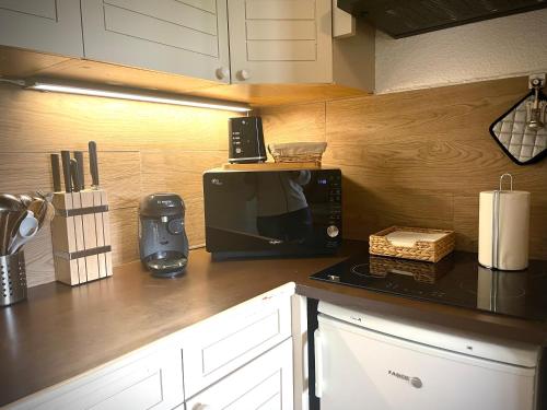 Konyha, Appartement 6 couchages, Tout confort, pieds des pistes, ménage & linge de maison inclus (Appartement 6 couchages, Tout confort, pieds des pistes, menage & linge de maison inclus) in Montclar