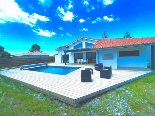 Villa Pura Vida – Magescq, KY
