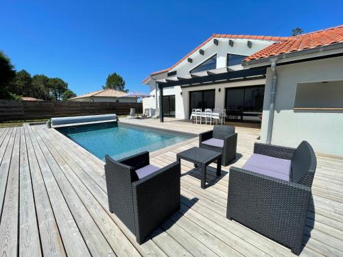 Villa Pura Vida – Magescq, KY