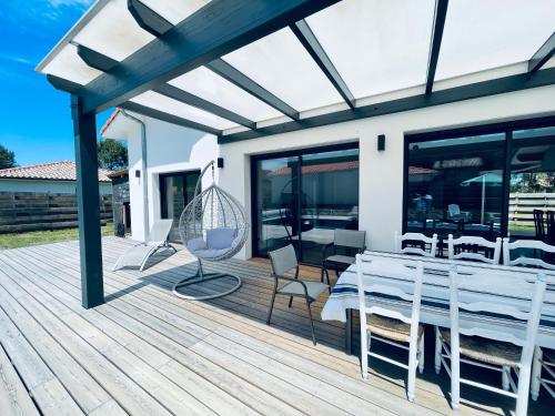 Villa Pura Vida – Magescq, KY