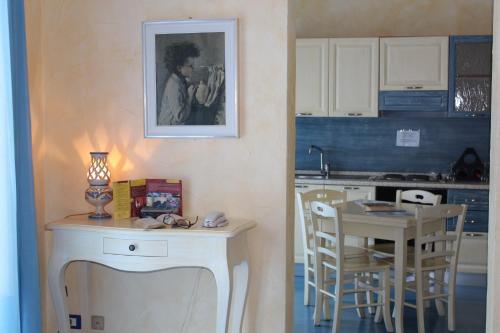 Superior One-Bedroom Apartment image 2